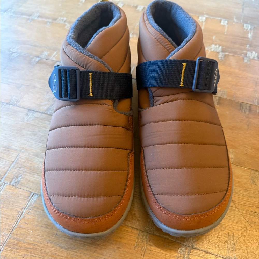 Chaco Quilted Tan and Black Strap Slippers